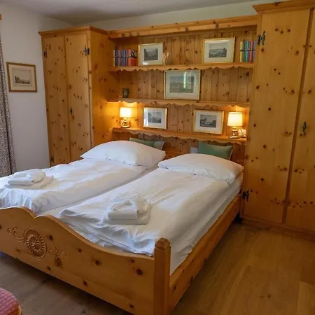 Soeni Daire Arosa